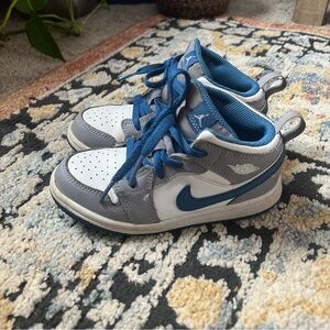 Nike Jordan 1 mid cement boy White and Blue Sneakers size 10c good condition